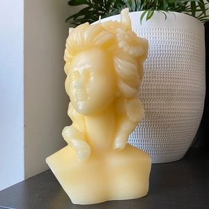 D. L. & Co: MADAME DE POMPADOUR Bust Candle 8.5" t